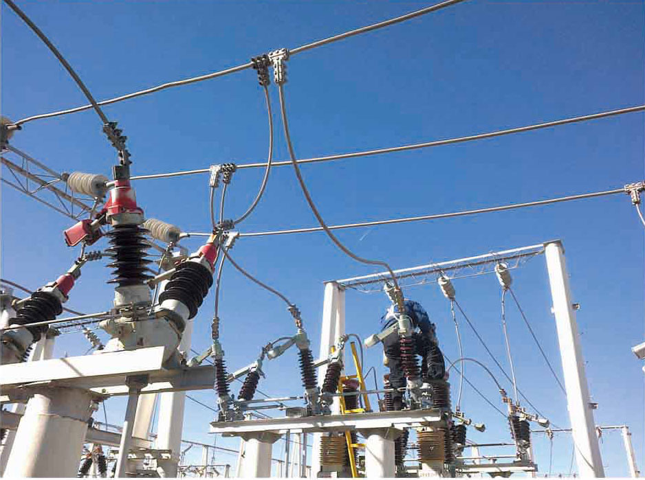 張家口康保110KV變電站對(duì)35KV隔離開關(guān)進(jìn)行安裝調(diào)試工作